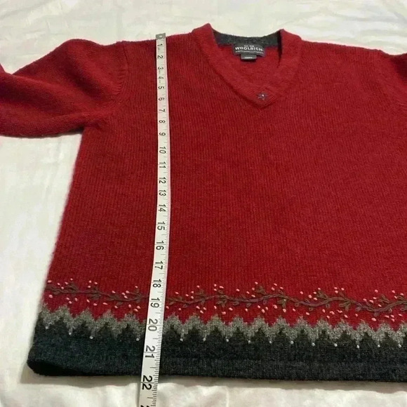 Woolrich 100% Wool Red V Neck Embroidered Woman’s Sweater Size Small.  “Ruby”. - Picture 10 of 13